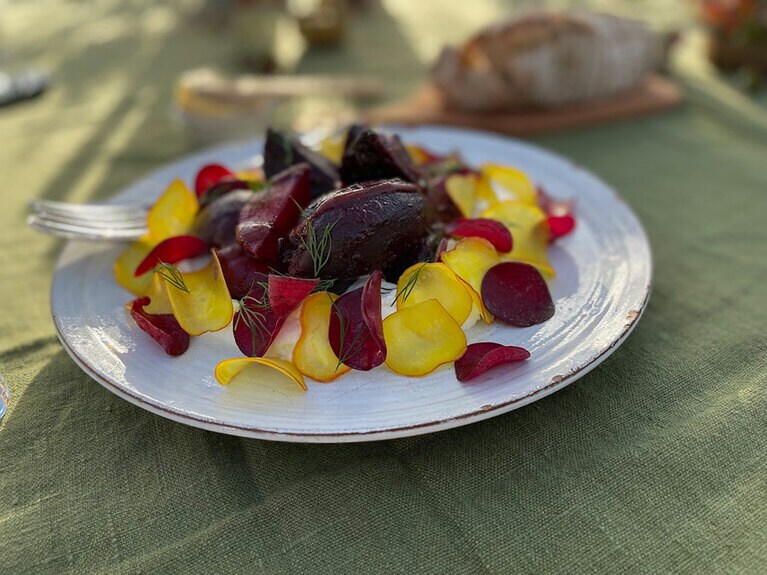 ビーツのしっかりした風味を楽しむサラダ