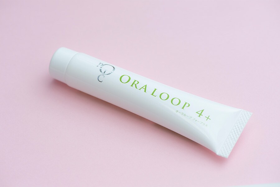 使用した「ORA LOOP オーラループフォープラス・20g 1650円)。「ホームケアでご自分の口を大きく広げるマッサージをするときにお勧めです」