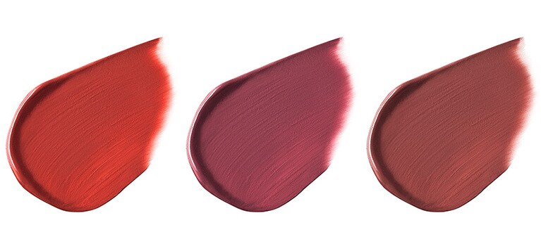 エクセル リップベルベティスト 左から、暗さと深みのあるレッド、LV03 アバウトラブ。カシスでモーヴ、とうっすら紫みがあるLV04 フラワースワッグ、最も赤みが少なくモードなブラウン、LV06 ビターテリーヌ 各1,600円／常盤薬品工業