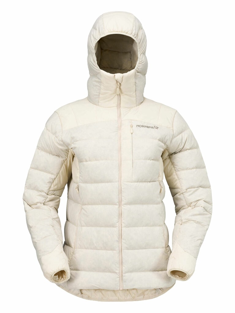 ノローナ “ウィメンズ フェムンド ダウン700 ジップ フード”／59,400円。