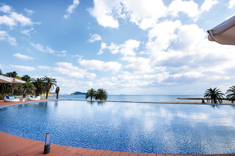 瀬戸内海の最奥部ならではの絶景を望むインフィニティラグーン。