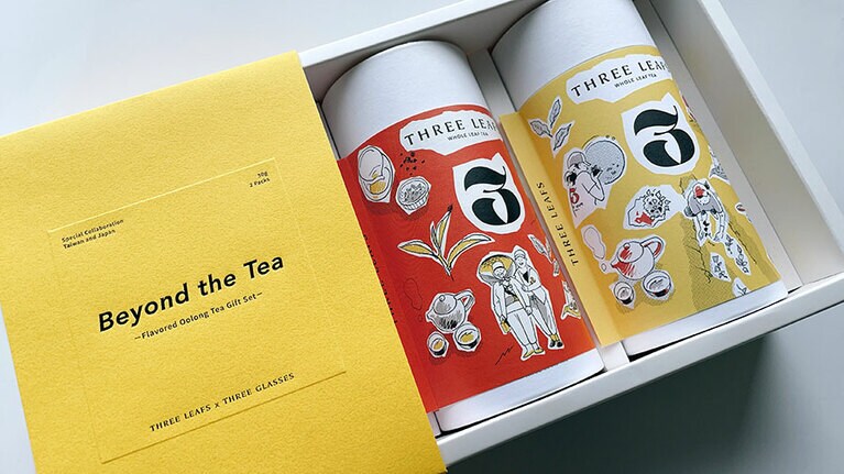 左がライチ烏龍茶、右がパイナップル烏龍茶。どちらも爽やかな味わいです。