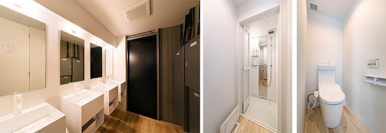 ［マンガ アート ホテル トーキョー］洗面台、シャワーブース、トイレなども完備。