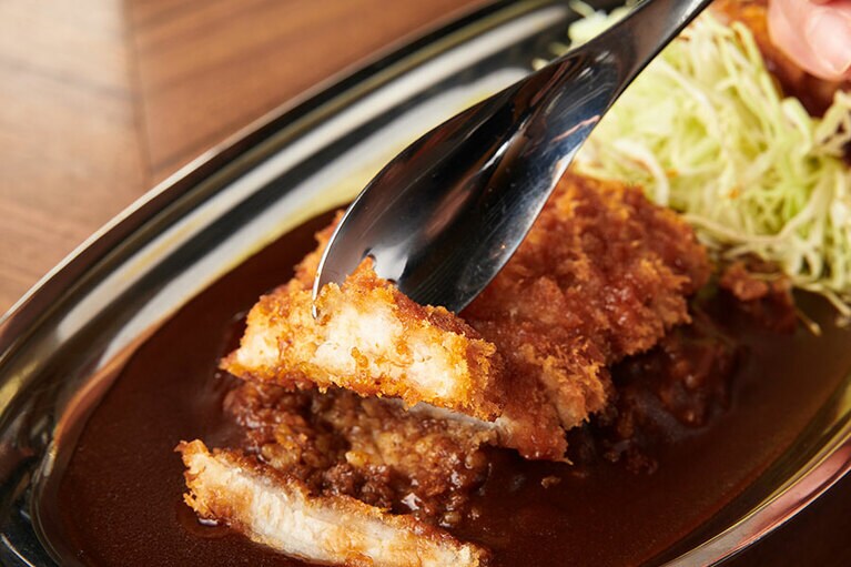 ロースカツ社長カレー 830円／アパ社長カレー 飯田橋駅南店