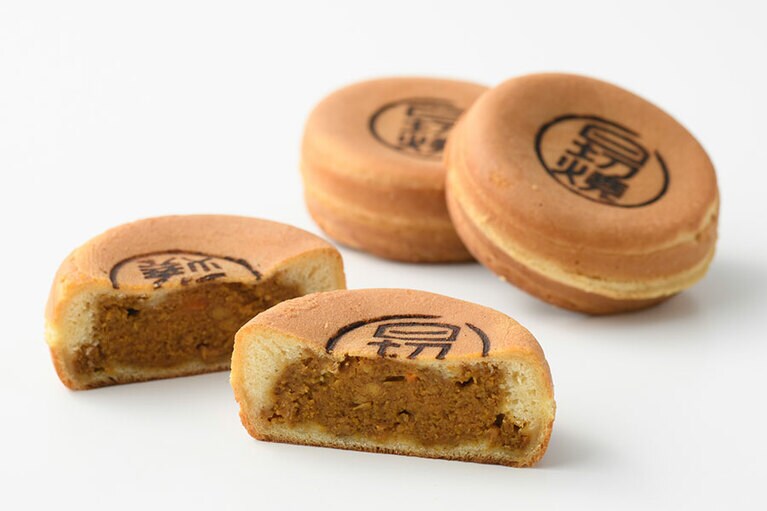 ひぎりやき カレー 各150円。