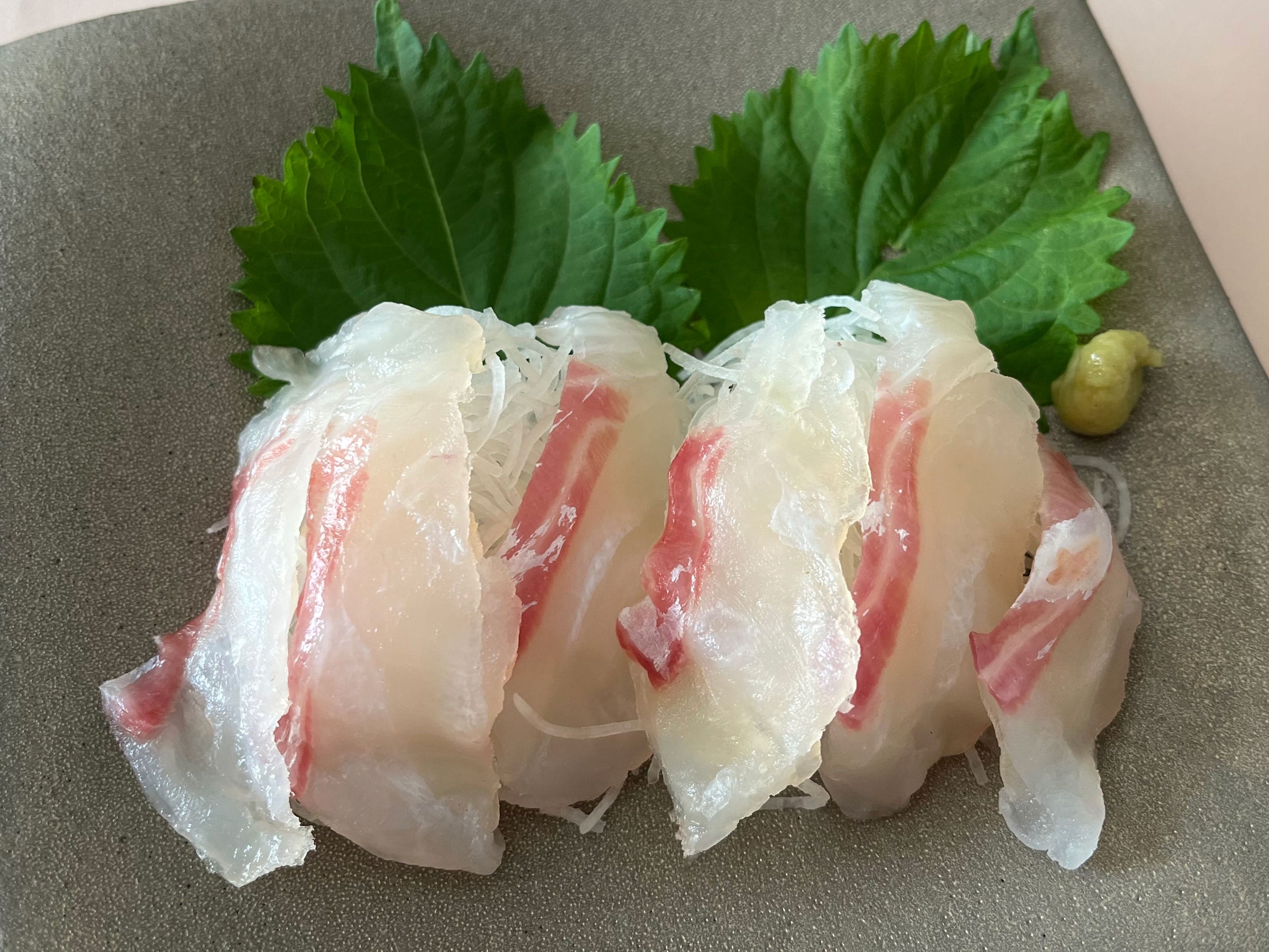 「鯛の昆布締め」。