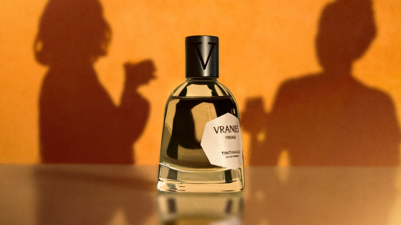 “シャンパングラスが触れ合う音から生まれた香り”など、イタリアの豊かな感性が息づく8種が揃う。