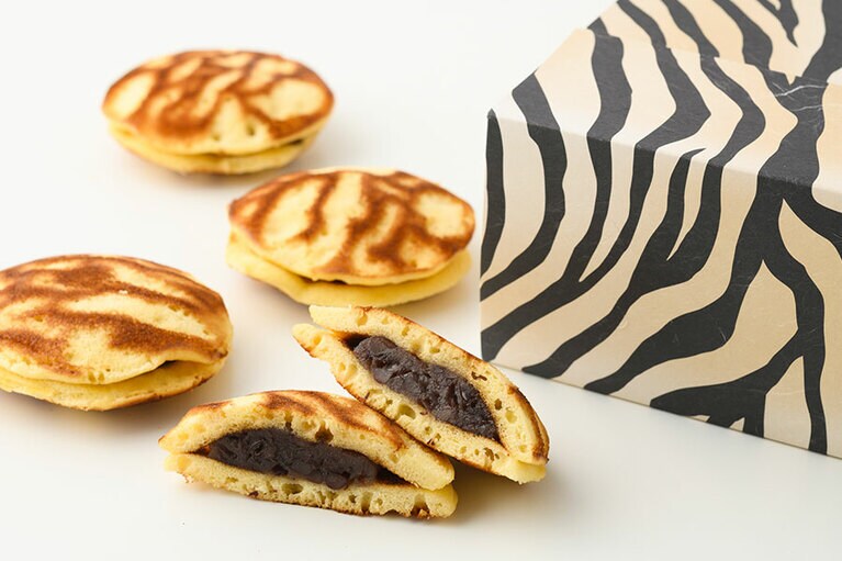 とらやき 2,160円(10個入り)。