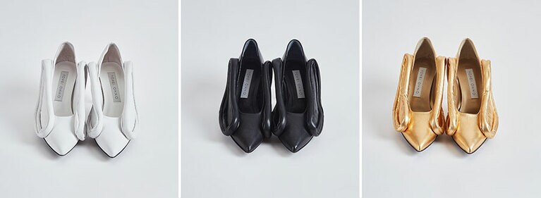 “LADY” 63,800円。COLOR：WHITE、BLACK、GOLD　SIZE：23cm、24cm、25cm　HEEL：7cm。