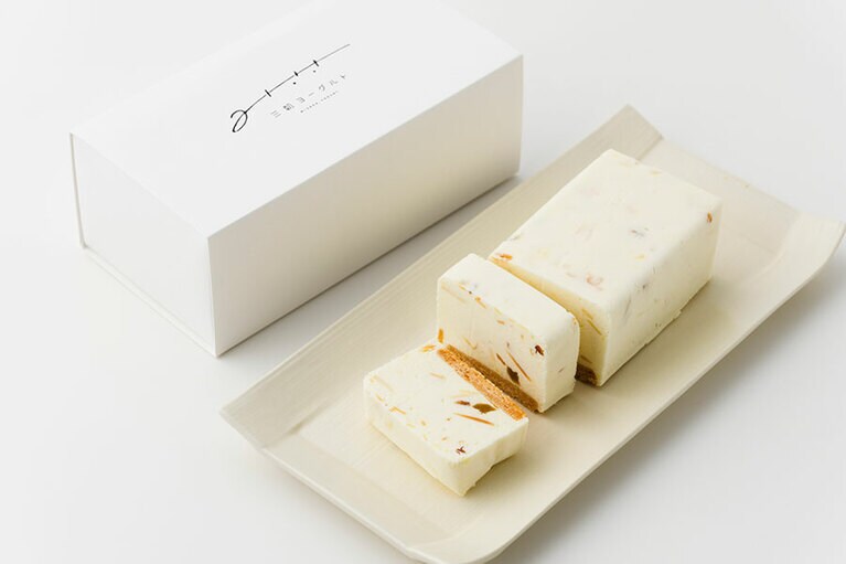 ヨーグルトチーズケーキ 2,000円（270g）／三朝ヨーグルト