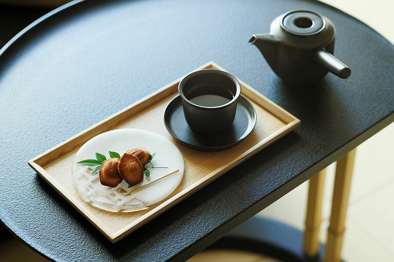 「深呼吸養生」では、チェックイン時に和漢茶や甘酒を使った焼き菓子のもてなしも。