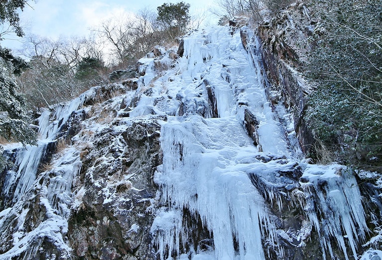 【福岡県】河原谷の大つらら(通称：難所ヶ滝)。