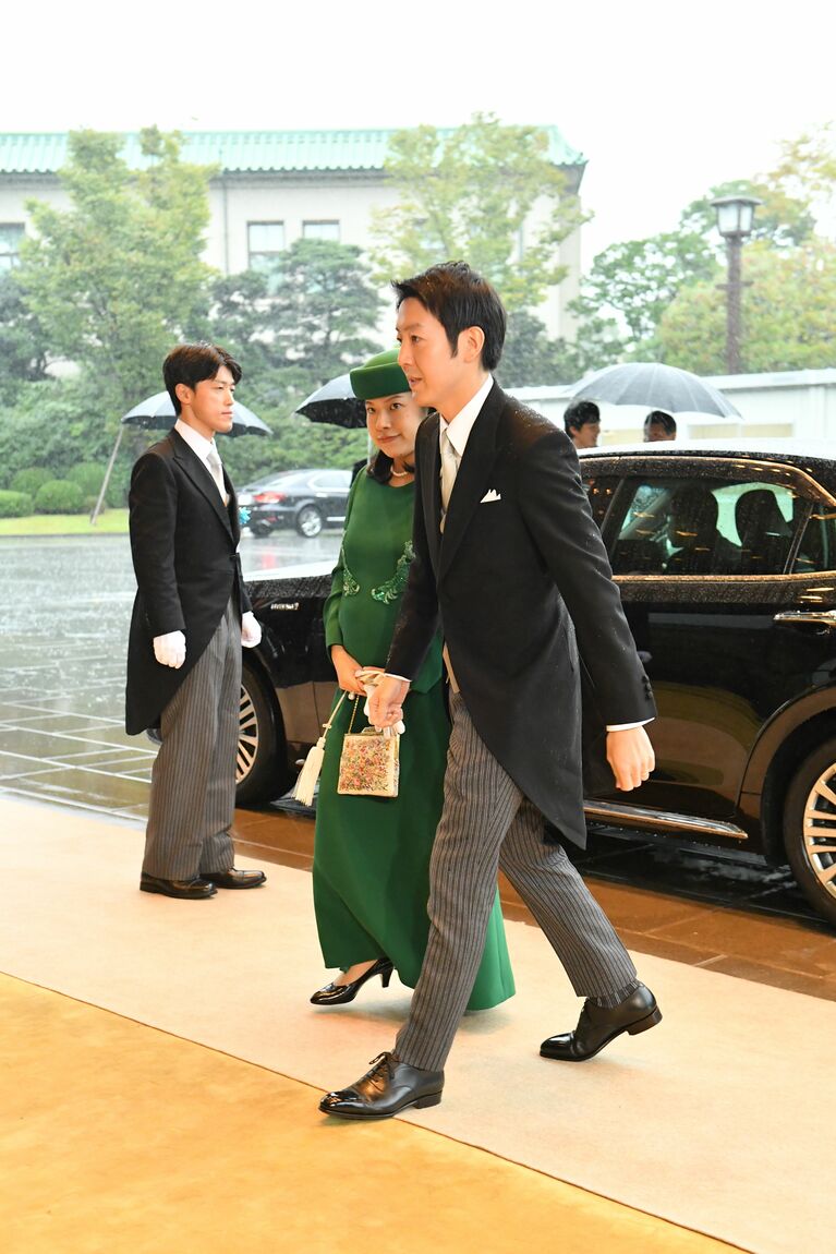 2019年10月、饗宴の儀（2回目）に出席した守谷慧さん、絢子さん夫妻　©JMPA