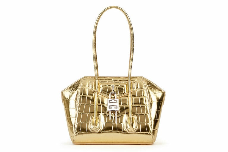 アンティゴナ・ロック・ミニ H19×W25×D13cm 220,000円／ジバンシィ(ジバンシィ表参道店)