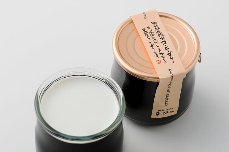 阿蘇伏流水コーヒーゼリー 130g×2個 880円／黒川温泉 パティスリー麓(ろく)