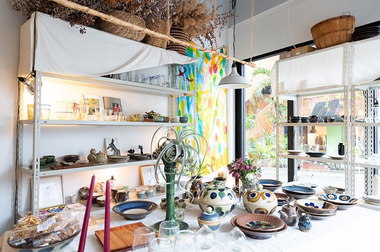 「miyagiya」は明るい光が差し込む店の佇まいも素敵です。