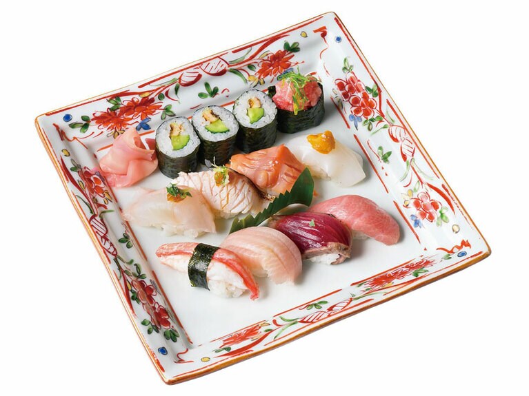 土地の食材を使った極上寿司。