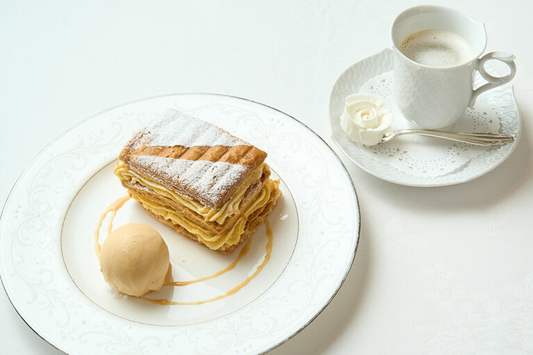 ミルフォイユ＆ウインナーコーヒーセット2,750円。