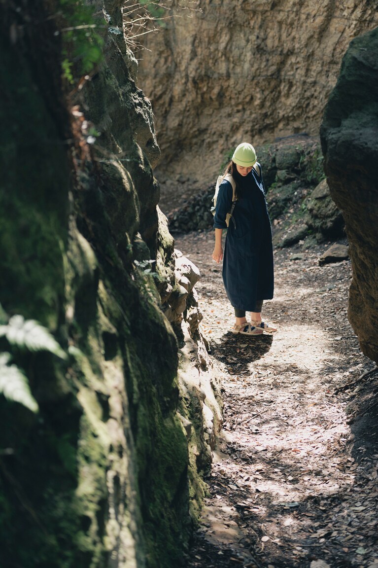 自然を肌で感じる“サンダルハイク”の春旅へ！ 「Teva」のサンダルでいく、鎌倉満喫日帰りトレイル