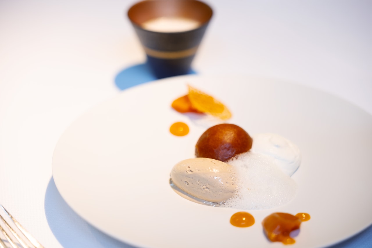 「杏とローズマリーのコンビネゾン」と、エピスカフェモカ。