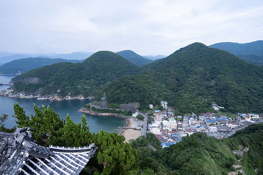 雲見海岸や雲見温泉街も見渡せます。