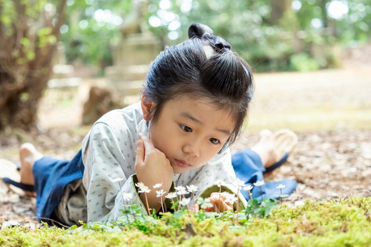 幼き日の万太郎　©NHK