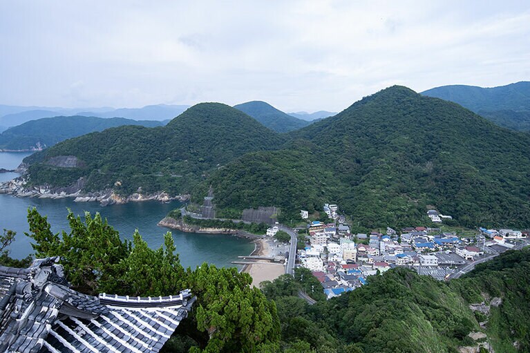 雲見海岸や雲見温泉街も見渡せます。