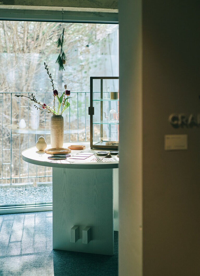 黒を基調とした店内。