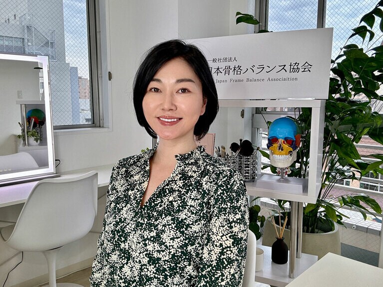 美容家の池田曜央子先生。