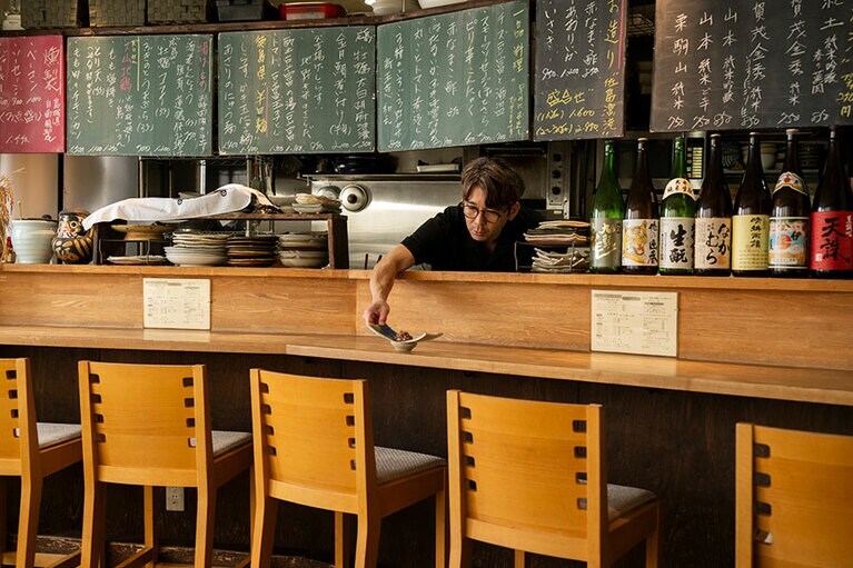 ビルの3階まで階段で。