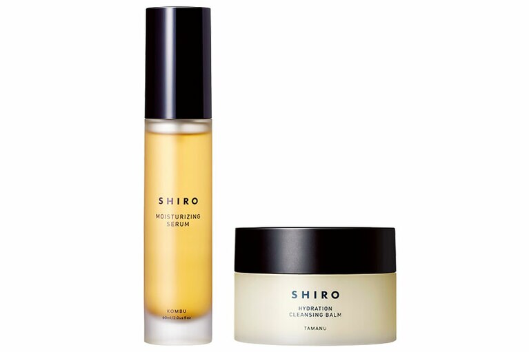 SHIROを代表するスキンケア2品。右から：がごめ昆布の保水力で瞬時にふっくらハリ肌。がごめ昆布美容液 60ml 5,500円、ベストコスメにも輝いた、とろける潤いクレンジング。タマヌクレンジングバーム 90g 6,500円。