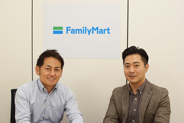 マレーシア法人の立ち上げから携わっているファミリーマート・海外事業本部の加藤さん(左)と池田さん(右)。