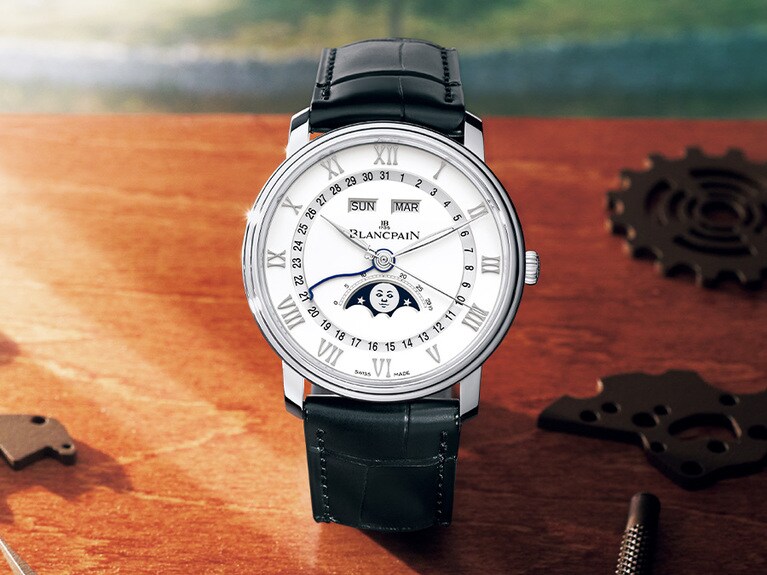 「ヴィルレ コンプリートカレンダー」（SS、自動巻き、アリゲーターストラップ）直径40mm 厚さ10.9mm 2,387,000円／ブランパン ブティック 銀座