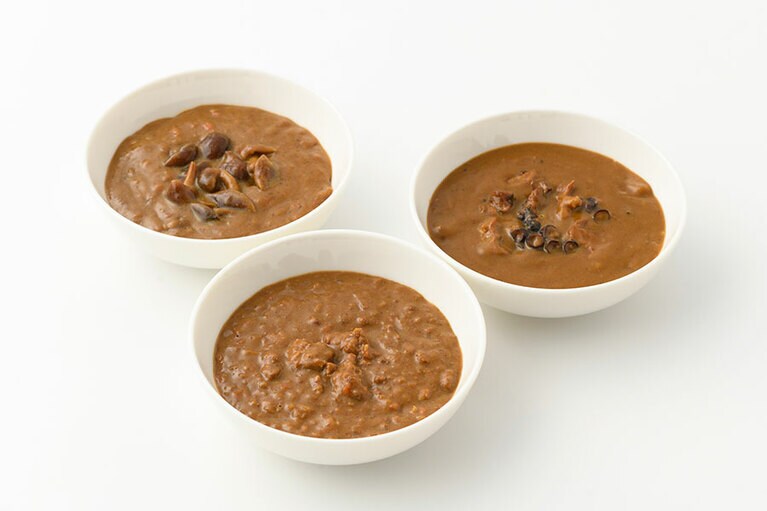 イシカン「イシカリー」なめこのイシカリー 540円、望来豚のイシカリー 648円、たこのイシカリー 680円(各180g)／北海道