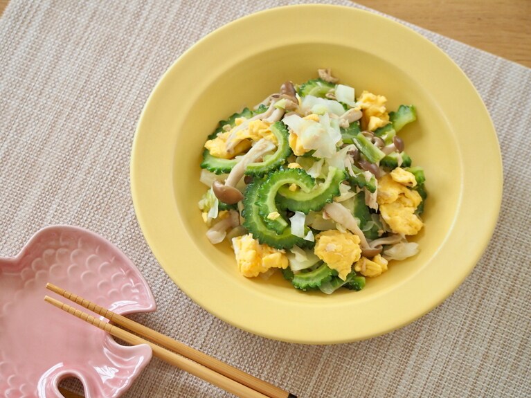 塩で味を整えて、器に盛り付けたら完成。