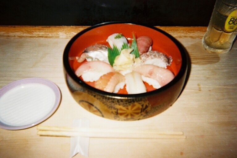 お寿司。お客さんとお話できてうれしかったのと緊張で領収書をもらうのを忘れました。泣。でもおいしかったからいいのです。