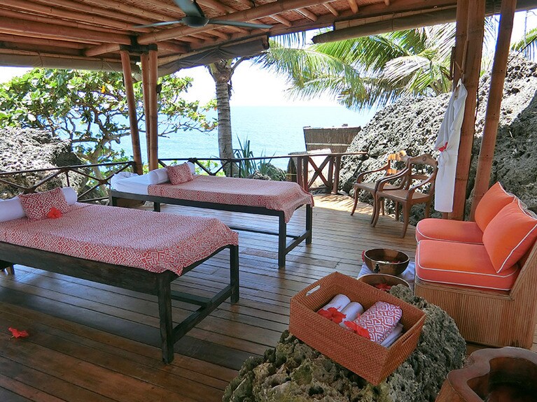 リゾートとは離れた渓谷の中にあるスパエリア。