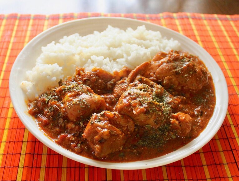 スパイスかんたんじゃ～ん♪ チキンカレー。