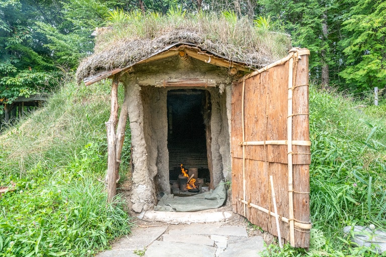 「古過庵」の中では実際に火を焚くこともできます。