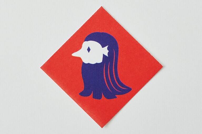 初回購入時には、なんとも可愛いアマビエのシールが付いてくる！