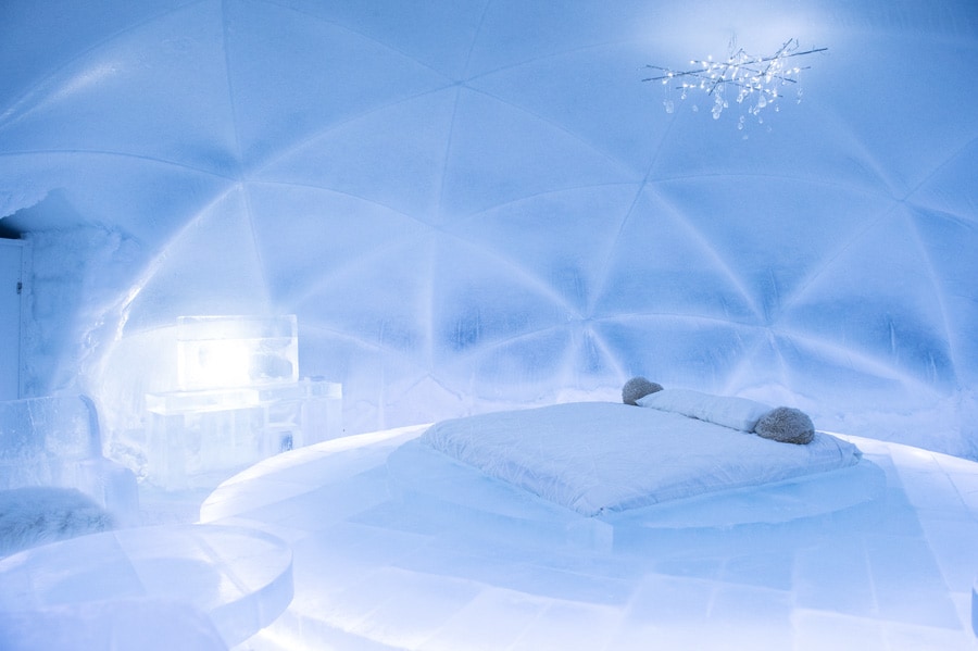 1日1組限定の「氷のホテル」は、なにもかもが氷でできている。