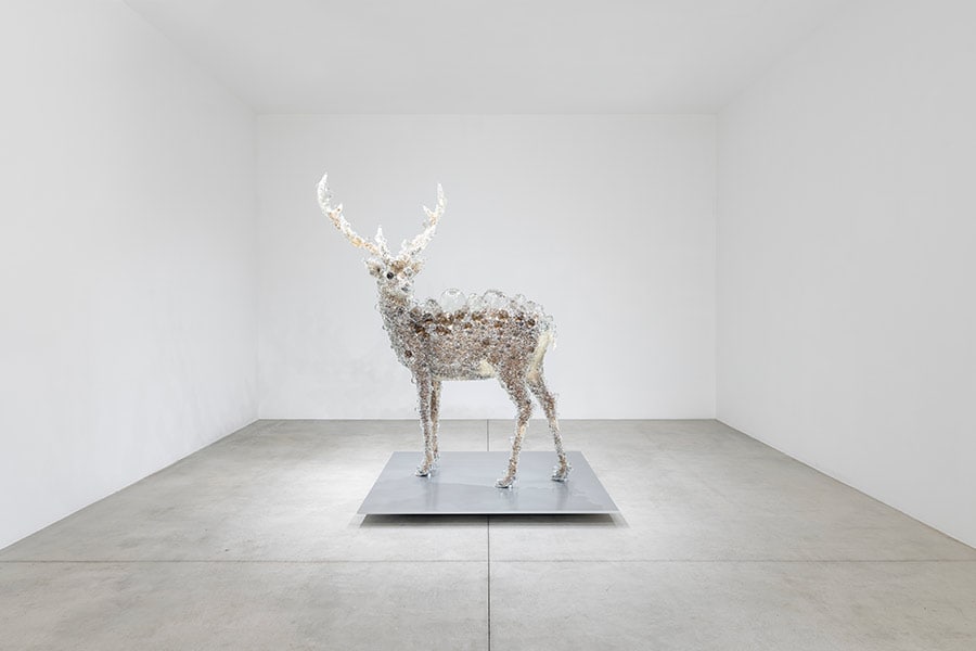 名和晃平《PixCell-Deer#52》 撮影：小山田邦哉 2018,mixed media,H2173×W1896×D1500mm