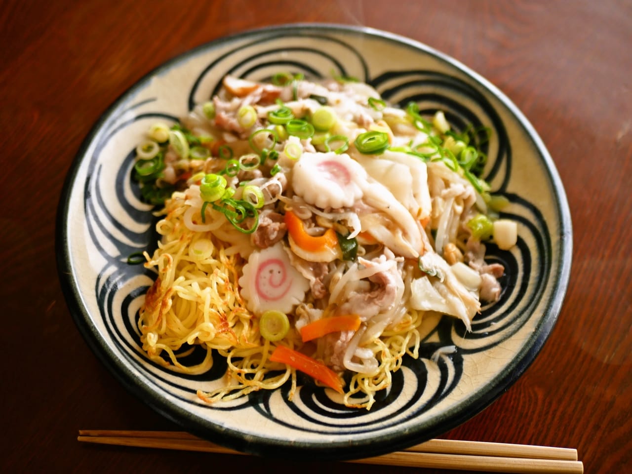 余り食材を一掃できたあんかけ焼きそば。
