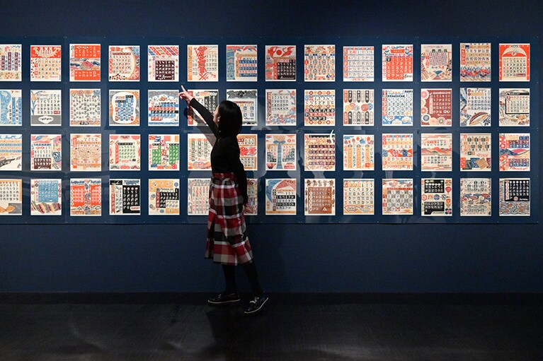 カレンダーの中から2024年と同じ巡りのものを見つけた一色さん。