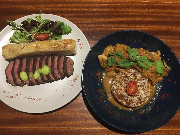 トップ・ブレード(みすじ)ステーキやタジンチキンなど洋を中心とした本格的なメニューがラインナップ。