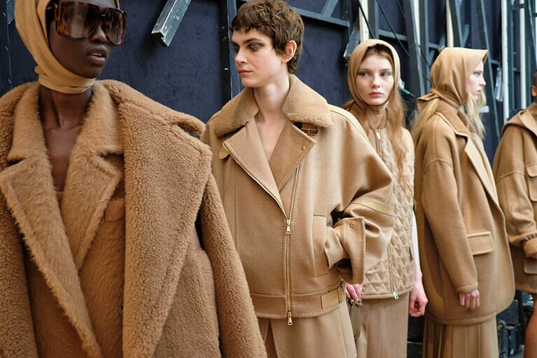 アニバーサリー コレクションの背景にあるのは、創業当初から掲げる、‟イタリアのアクセントを効かせたブリティッシュスタイル”。