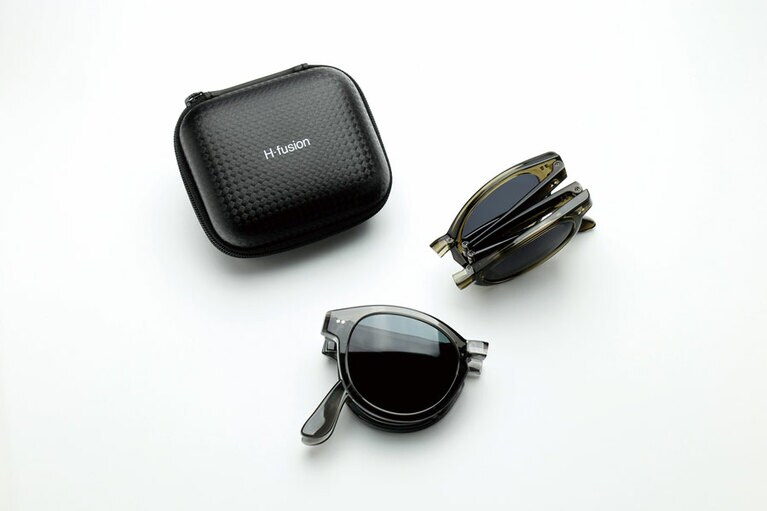 コンパクトにたためて持ち運びにも便利。