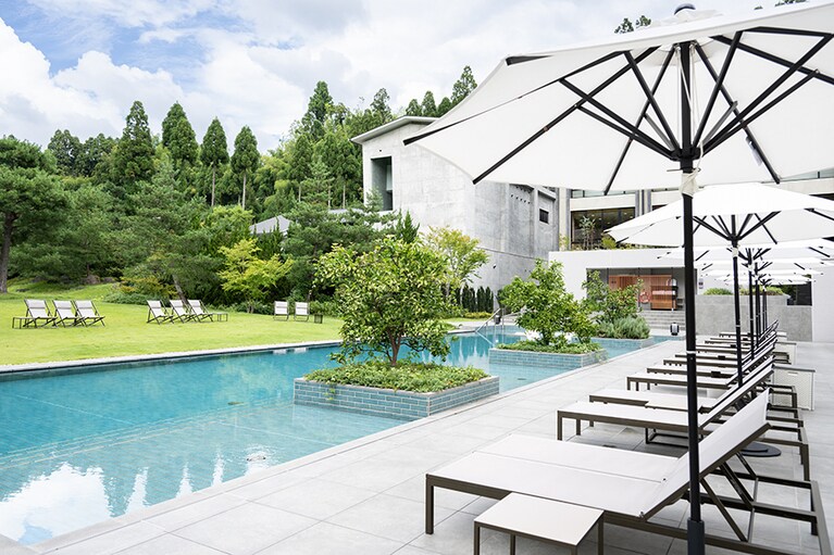 冬季も利用できる天然温泉サーマルプール。