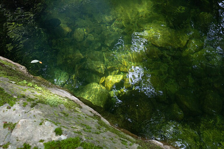 幻想的な水の流れ。