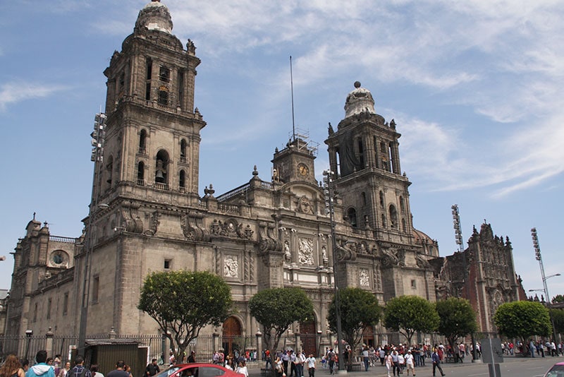 メキシコ・シティの歴史地区にある「メトロポリタン大聖堂」。